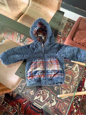 Patagonia Reversible Navy Sherpa Hoodie with Red & Cream Plaid Pockets